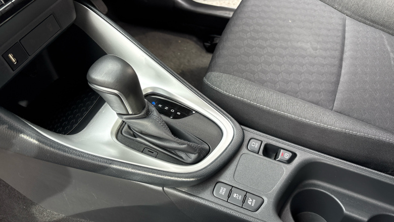 Toyota Yaris 1.5 Hybrid Design 5dr CVT Hybrid Hatchback